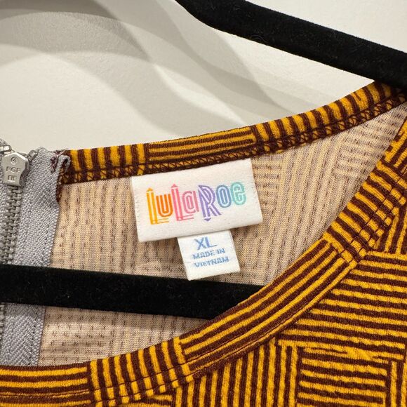 NWOT LulaRoe Amelia A-line Brown Orange Knit Pleated Dress Pockets Zip Sz XL - Picture 5 of 7